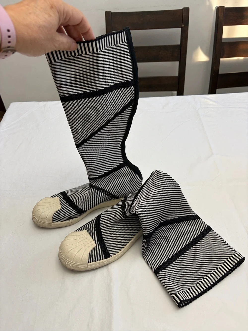 adidas eye catching